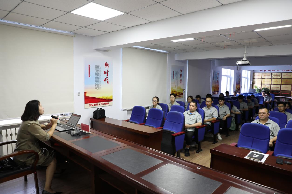检测中心开展“以学促廉，强化党规党纪学习意识” 主题廉政党日活动